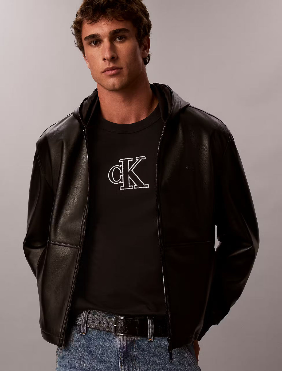 T-shirt Com Logo Aplicado Calvin Klein Preta Calvin Klein
