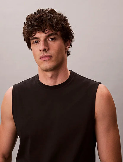T-Shirt Preta Caveada Calvin Klein