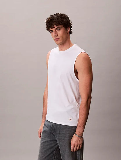 T-Shirt Branca Caveada Calvin Klein