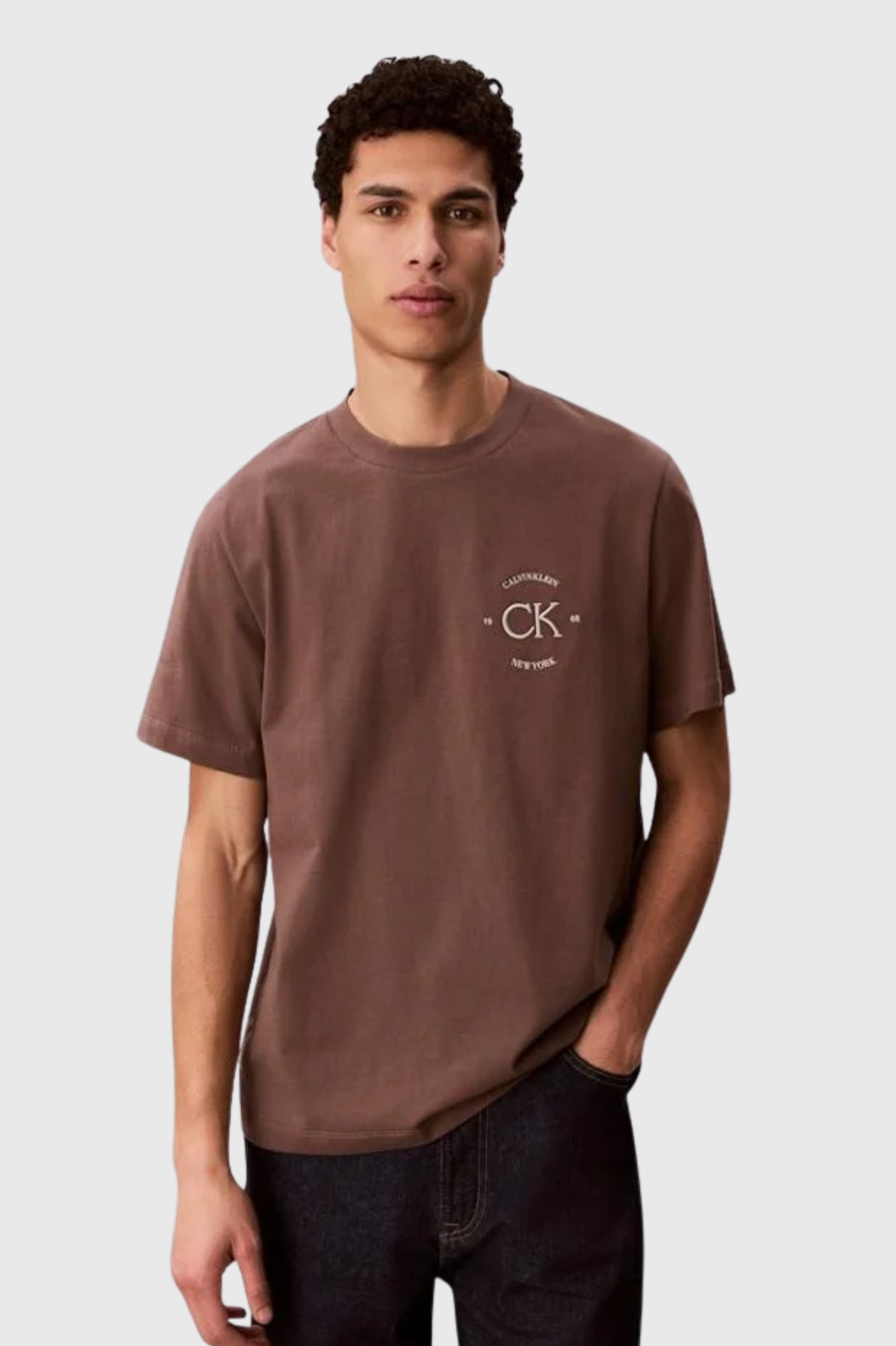 T-shirt Castanha Calvin Klein SS26